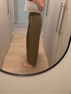 Japanese Wool Cropped Wide-Leg Pleated Trousers - Olive